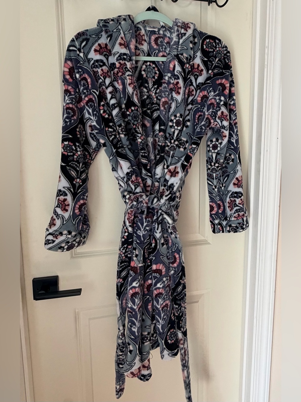 Vera Bradley Plush Hooded Floral Robe Belted Gray Pink L/XL